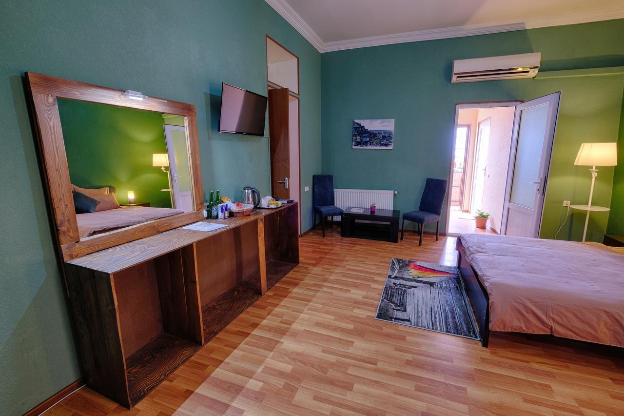 Euphoria Inn Tbilisi Exterior foto